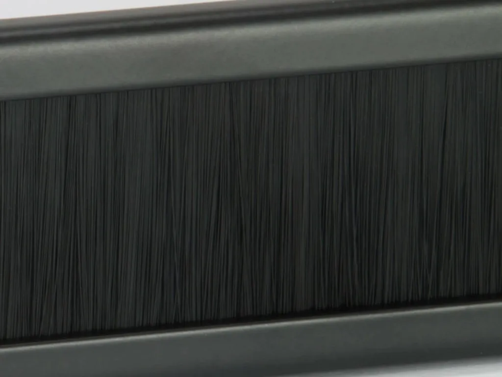 Panel brush Equip 1U 19 inch, i zi - 4
