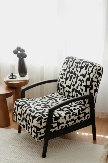 Karrige krahu, Atelier del Sofa, Luma, e zezë dhe e bardhë