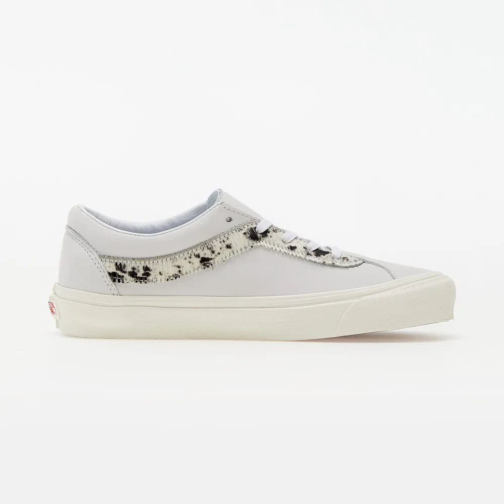 Vans Women’s Sid – Suede / True White - 2