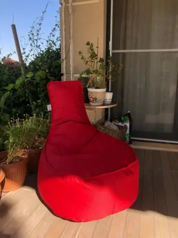 Qese ulëse e kuqe, Atelier del Sofa, Aktif