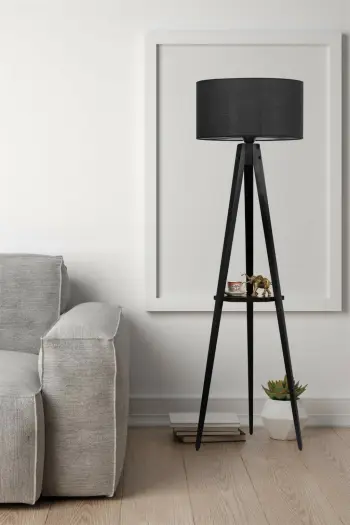 Llambë dyshemeje Opviq, tripod me rafte, abazhuri cilindrik i zi