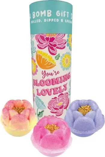 Set bomba për banjo për femra Bomb Cosmetics You're Blooming Lovely, 3 copë