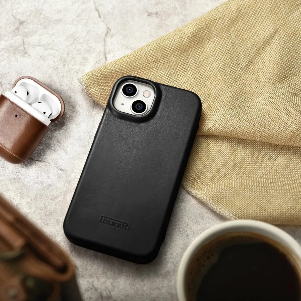 Mbështjellës iCarer Oil Wax Premium Leather Folio për iPhone 14 Plus, MagSafe, i zi - 24