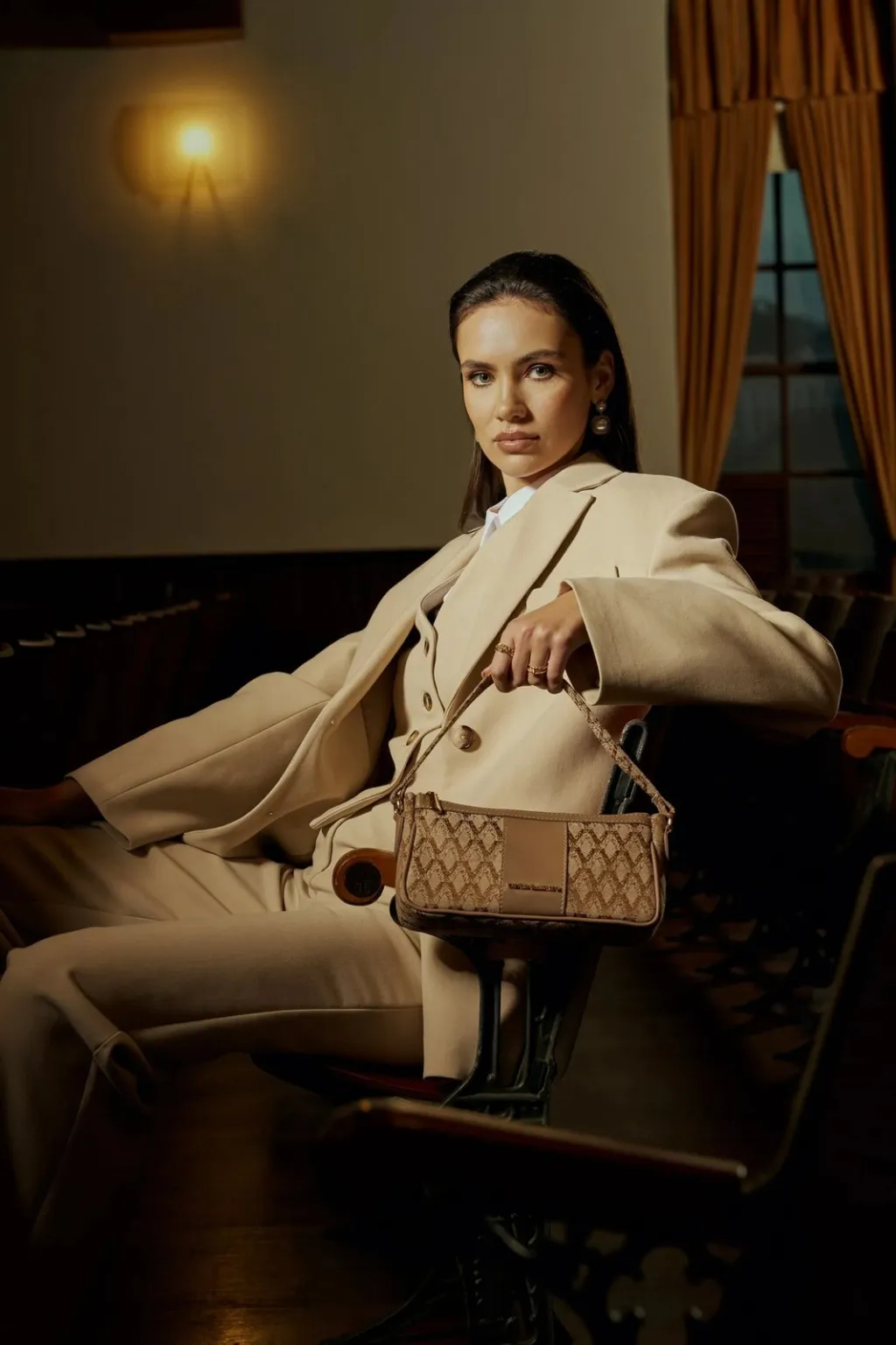 Çantë krahu Dolce, ngjyrë mink, Vince Camuto - 10