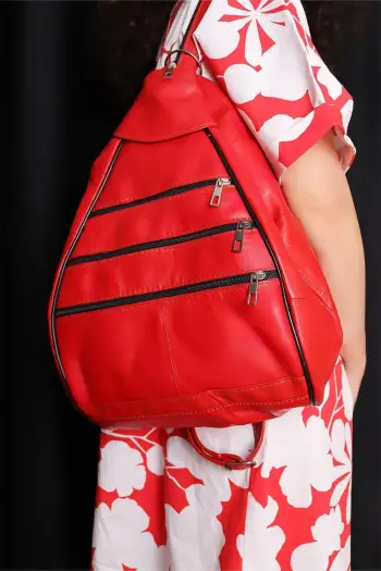 Çantë shpine prej lëkure, e kuqe, Zoozie Bags, HDBSVOCF1001
