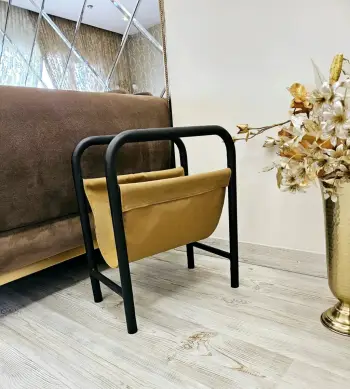 Tavolinë anësore Skye Decor, ngjyrë e zezë dhe mustardë, Mazzo