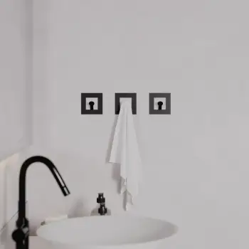 Varëse muri Wallity, metalike, katrore, e zezë