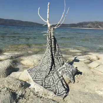 Peshqir plazhi Fouta, model Barok, ngjyrë e zezë, Mijölnir, 90x170cm