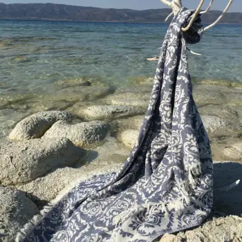 Peshqir plazhi Fouta, model Barok, ngjyrë kaltër e errët, Mijolnir