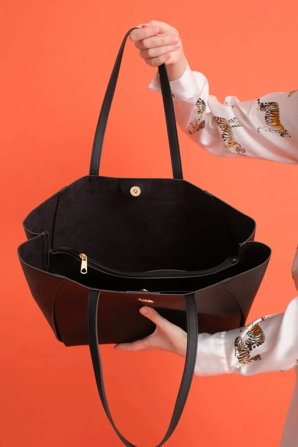 Çantë shpatulle e madhe, ngjyrë e zezë, Zoozie Bags Sofia - 2
