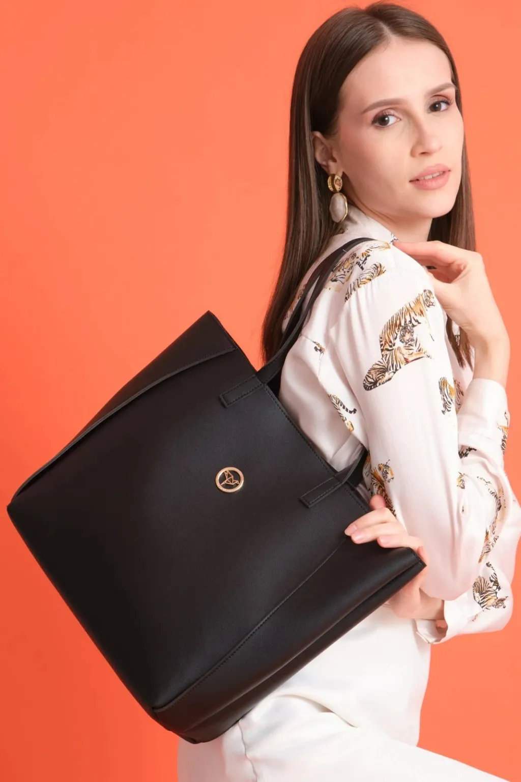 Çantë shpatulle e madhe, ngjyrë e zezë, Zoozie Bags Sofia - 3