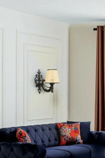 Llambë muri Opviq, Gloria, ngjyrë korale-natyrale, e zezë