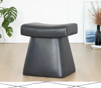 Puf lëkure e zezë, Atelier del Sofa, Dambert
