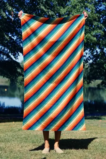 Peshqir plazhi Mijolnir, vija ylberi, 90