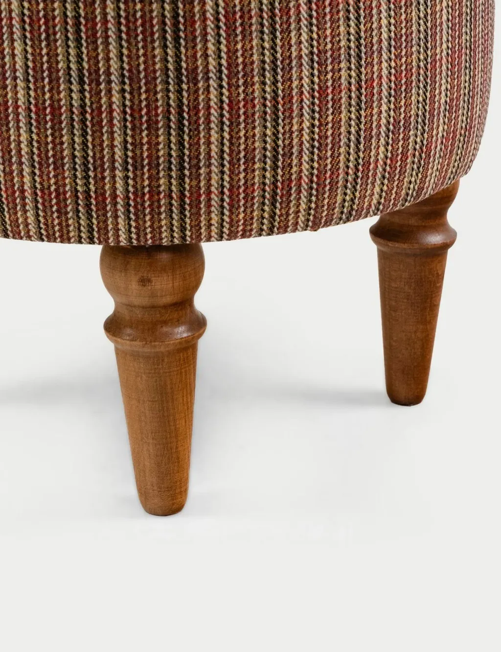 Tufet Saga Nostajik, multingjyrësh, këmbë arre, Atelier del Sofa - 4