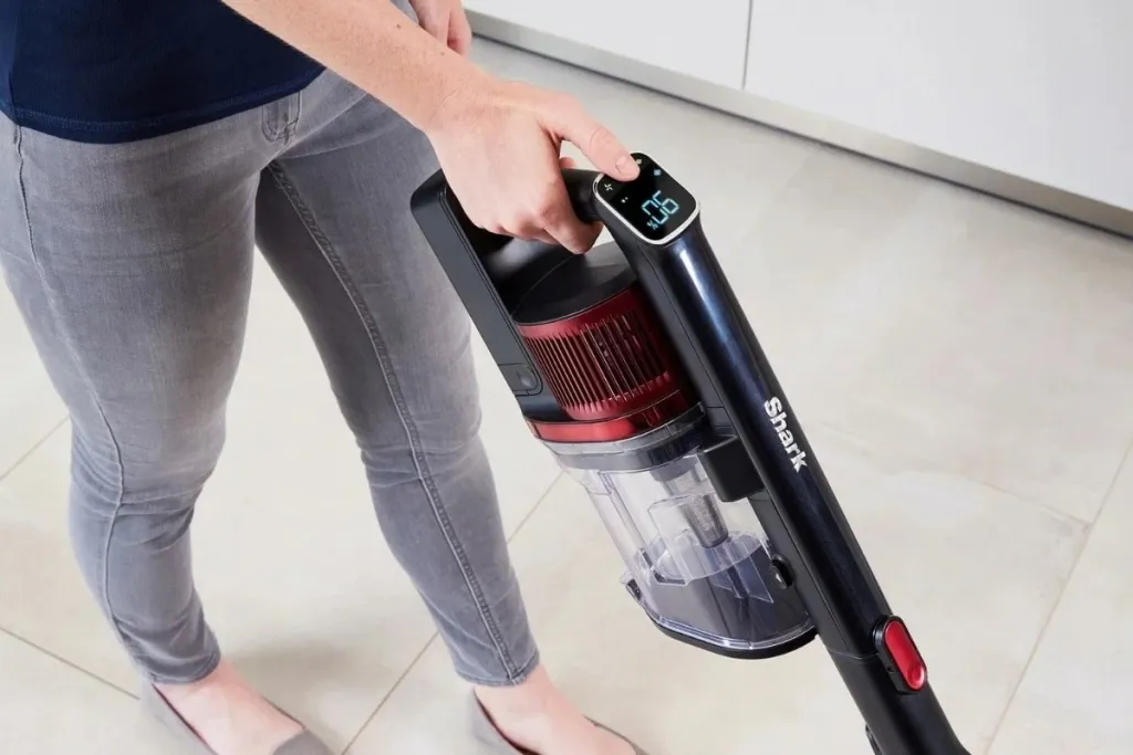 Fshesë pa kabllo Shark IZ300EUT, 25V, e zezë-kuqe - 10
