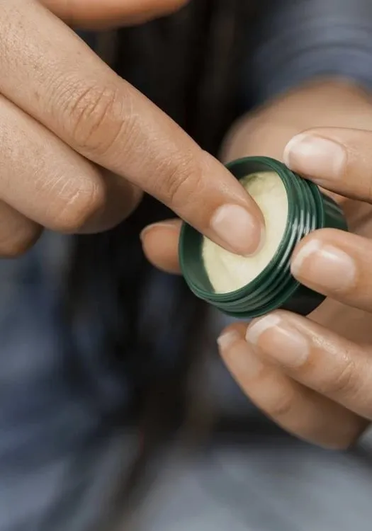 Gjalp Buzësh me Shea 10 ML - 2