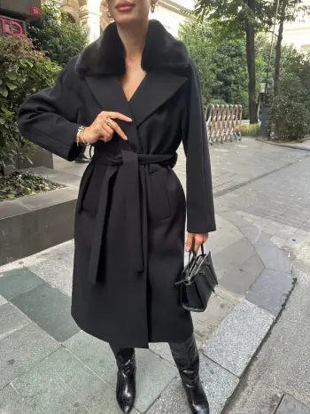 Pallto e zezë – Black jacket