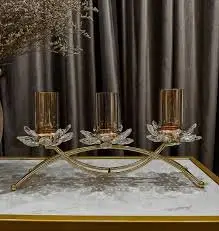 Shandan për Qirinj – Elegancë Klasike që Ndriçon me Butësi dhe Stil