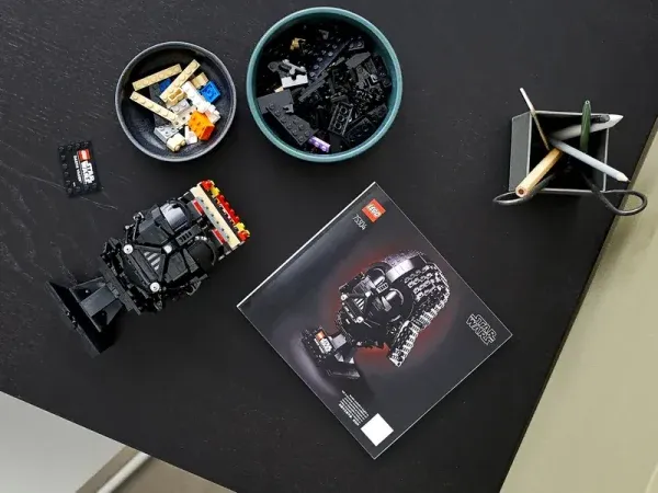 Lodër-Darth Vader Helmet 75304 Lego - 2
