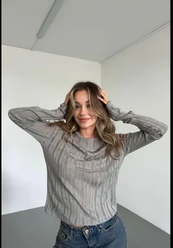 Bluzë gri – Grey blouse