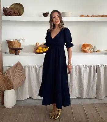 Fustan v-neck, i kaltër mbyllet / navy color