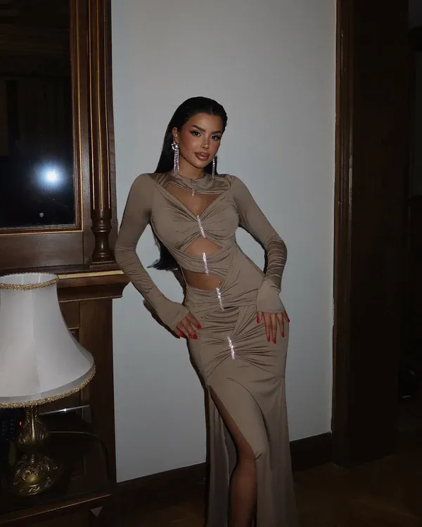 Fustan nude-long nude cutout dress - 1
