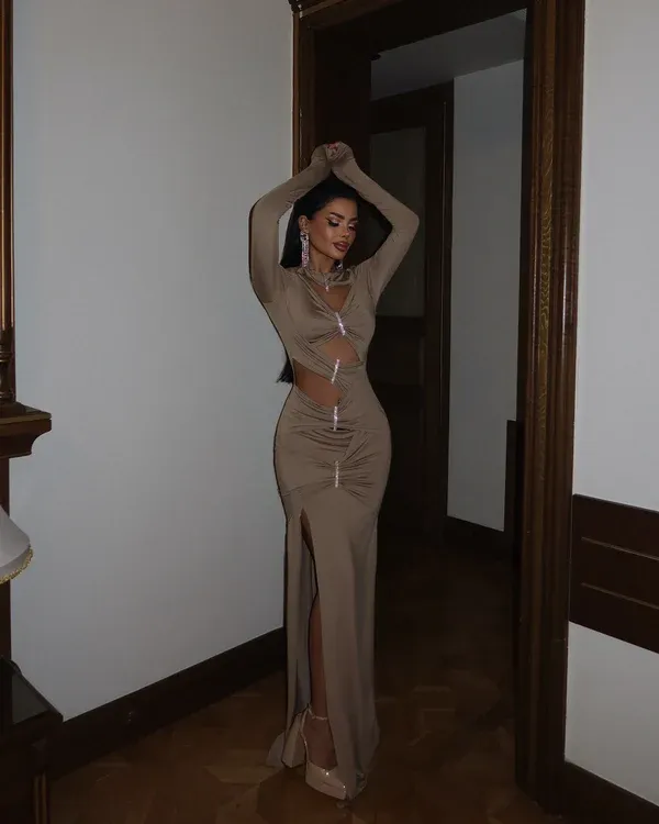 Fustan nude-long nude cutout dress - 2