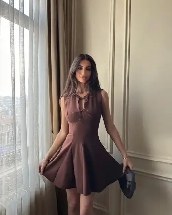 Fustan ngjyrë kafe-cutout brown dress