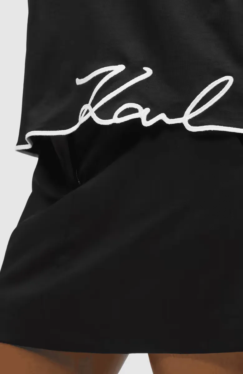 Signature Hem V-Neck T-Shirt - 3