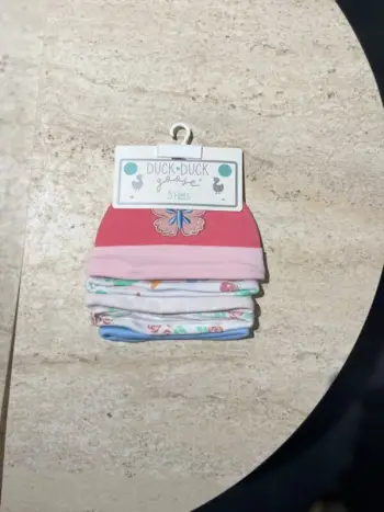 Set kapele për bebe vajzë 5 copë