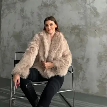 Pellush ngjyrë nude-Fur nude coat