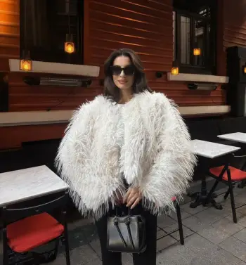 Pallto pellushi – White Fur coat