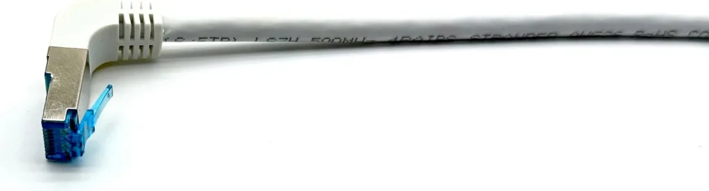 Kabllo rrjeti Cat6a Equip 2m, S/FTP, RJ-45 drejt-kënd, e bardhë - 2