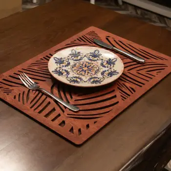 Set nënshtruesish tavoline prej druri, ngjyrë trëndafili, Hermia, 4 copë