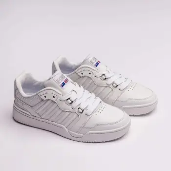 Atlete femra K-Swiss, të bardha