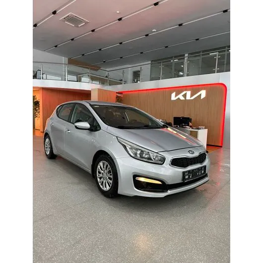 Kia Ceed - 1