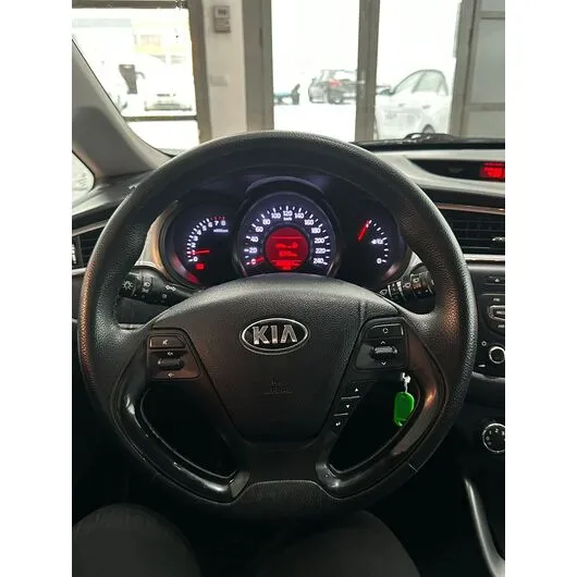 Kia Ceed - 5