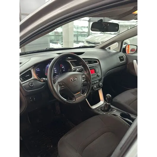 Kia Ceed - 7
