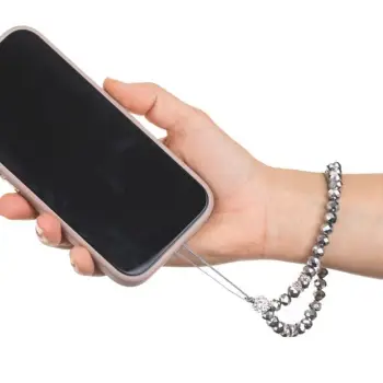 Varëse dekorativ për telefon me rruaza
