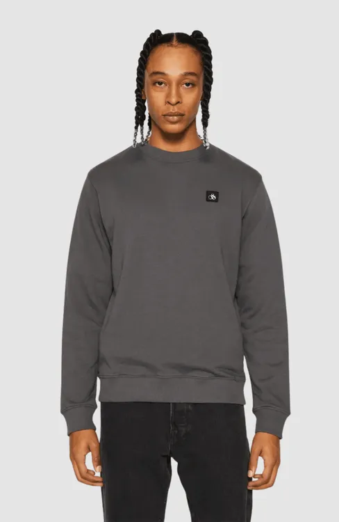 essential logo badge sweatshirt - 4
