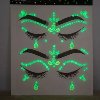 Sticker me gurë që shkëlqejnë në errësirë ??në 2 dizajne, ngjyrë silver ylbertë