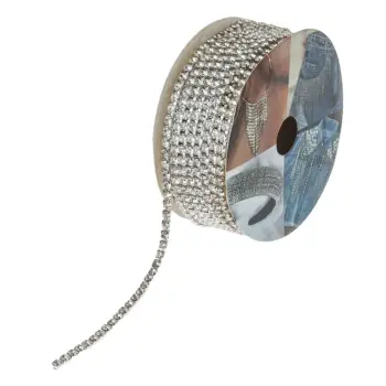 Shirit argjendi me gurë dekorativë (rhinestones) në një rresht për rroba dhe aksesorë – 3m