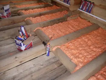 Shkumë izolimi spërkatës Polynor Eco, PUR, 750 g, e bardhë