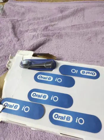 Kokë furçe rezervë Oral-B iO Gentle Clean, pastrim i butë, për mishra të ndjeshëm, e bardhë