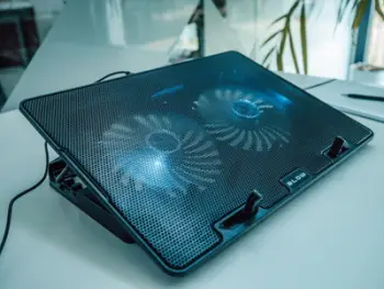 Ftohës laptopi Blow Walking Stand Samba, 2 ventilatorë, ndriçim blu, i zi