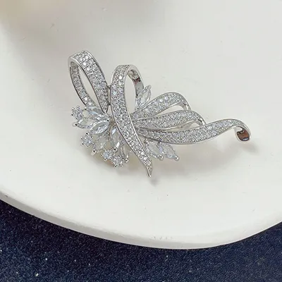 Brosh elegante për femra Troli, e argjendtë - 3