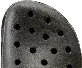 Papuçe Crocs 10001-001-M10W12, të zeza 36-37