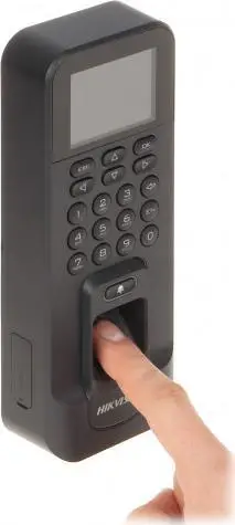 Terminal kontrolli aksesi Hikvision DS K1T804AMF, ekran 2.4", 3000 përdorues, i zi