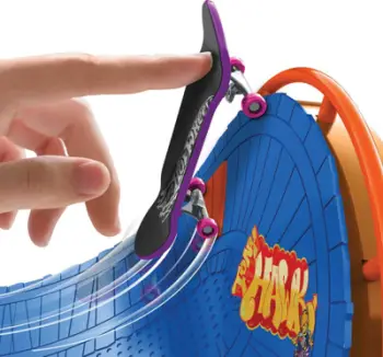 Set lojërash Hot Wheels Skate Amusement Park, me fingerboard Tony Hawk, efekte zanore, multingjyrësh